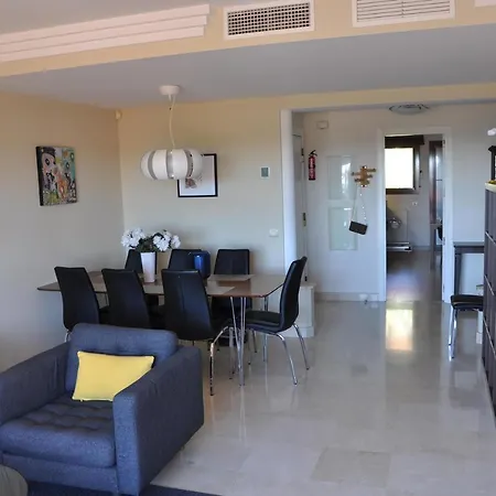 3 Bedroom Penthouse With Views Сasa de vacaciones
